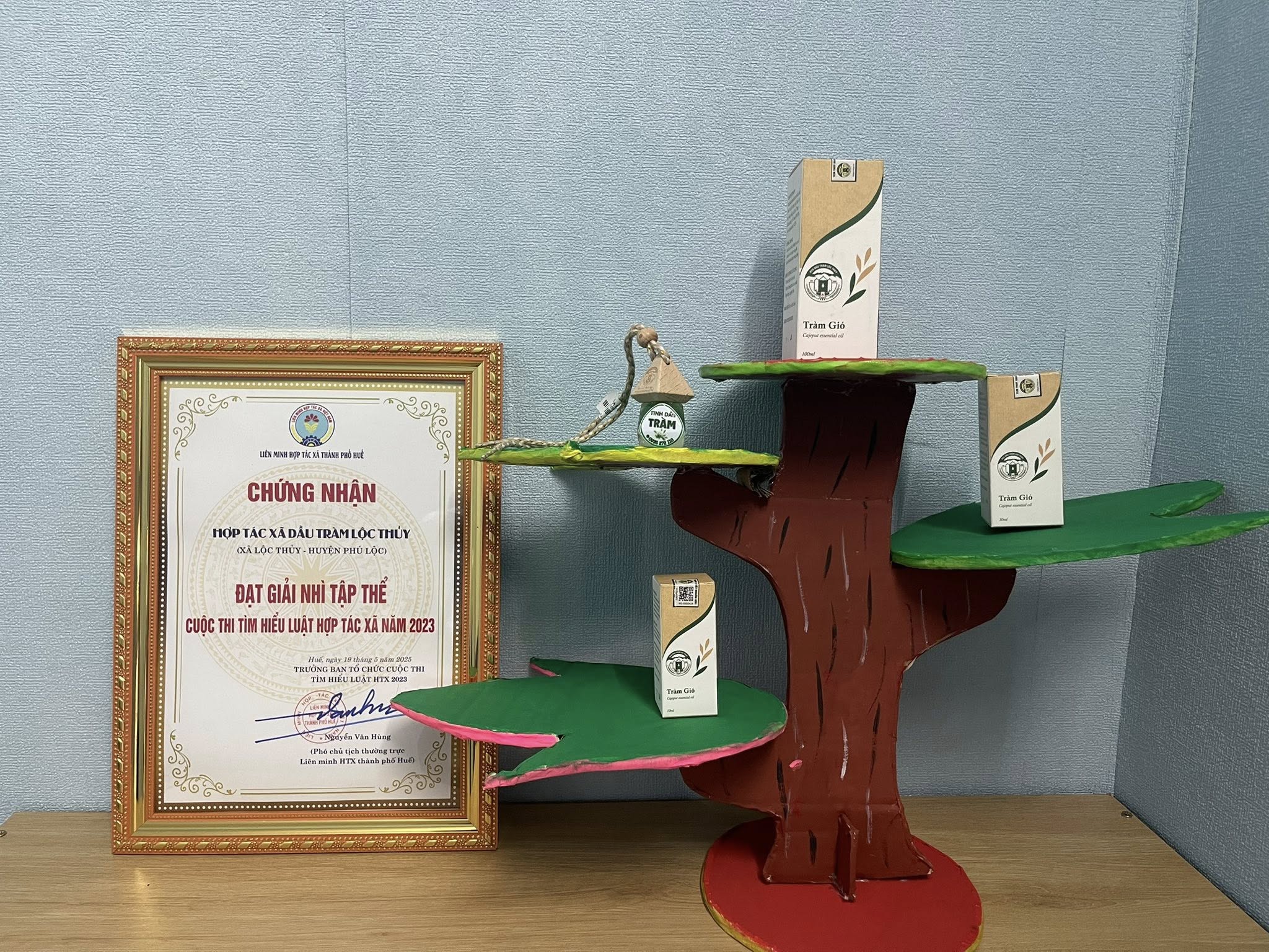 Giấy chứng nhận - Hợp Tác Xã Sản Xuất, Chế Biến, Dịch Vụ Dầu Tràm Xã Lộc Thủy